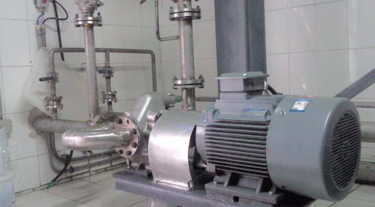 KCB不銹鋼齒輪泵用戶現場展示